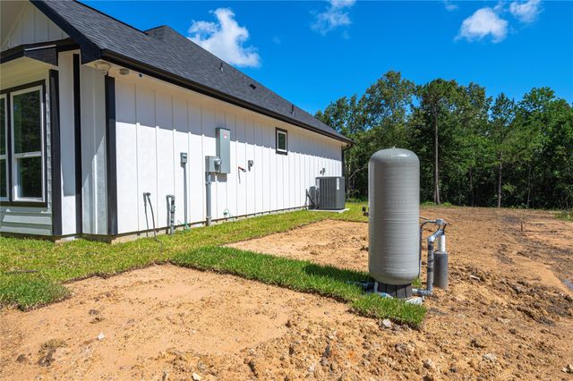 374 County Road 6490, Dayton, TX 77535
