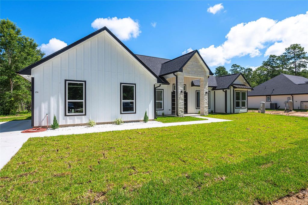 374 County Road 6490, Dayton, TX 77535