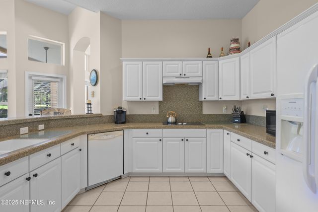 8253 BAY TREE Lane, Jacksonville, FL 32256