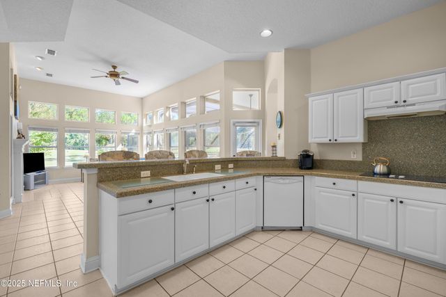 8253 BAY TREE Lane, Jacksonville, FL 32256