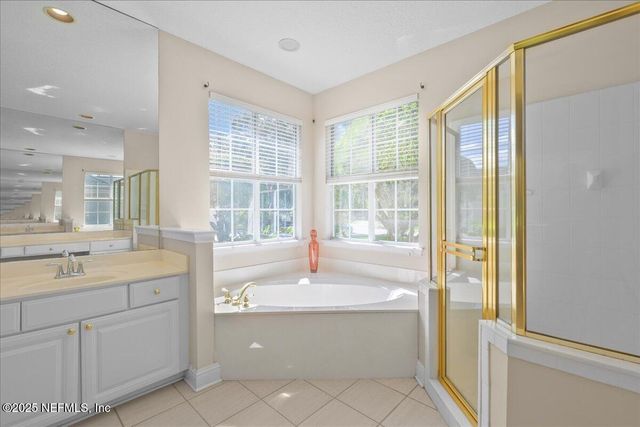 8253 BAY TREE Lane, Jacksonville, FL 32256