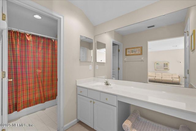 8253 BAY TREE Lane, Jacksonville, FL 32256