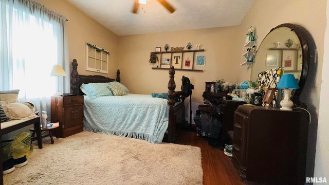 1104 W WEBSTER Street, Benton, IL 62812