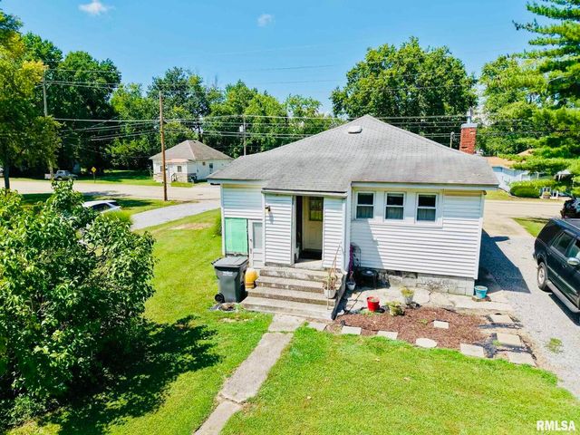 1104 W WEBSTER Street, Benton, IL 62812