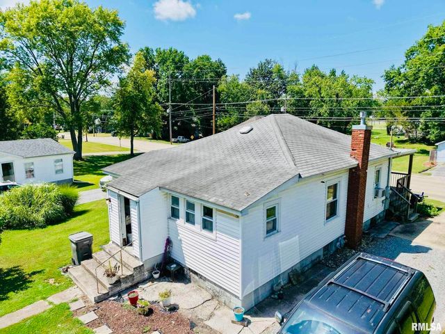 1104 W WEBSTER Street, Benton, IL 62812