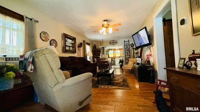 1104 W WEBSTER Street, Benton, IL 62812