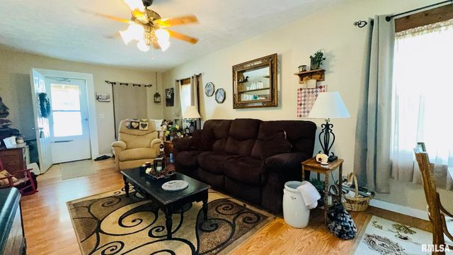 1104 W WEBSTER Street, Benton, IL 62812