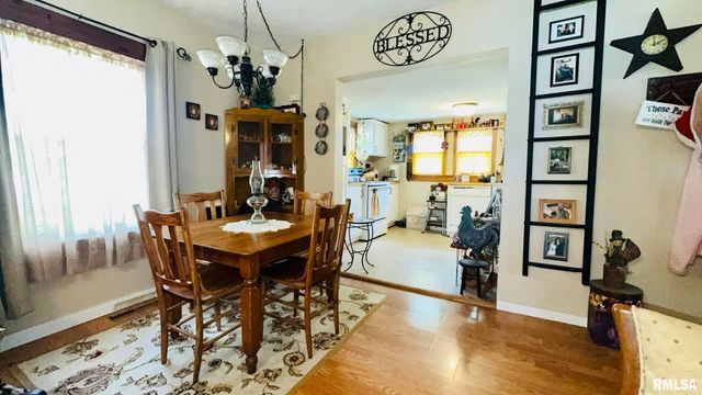 1104 W WEBSTER Street, Benton, IL 62812