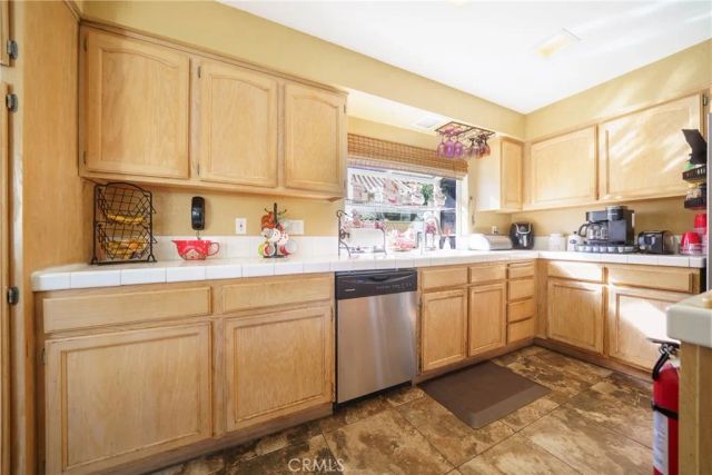 28947 Glenrock Pl, Highland, CA 92346