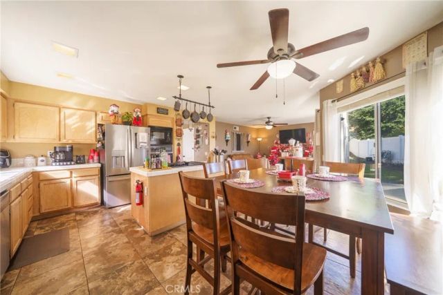 28947 Glenrock Pl, Highland, CA 92346