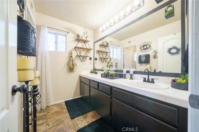 28947 Glenrock Pl, Highland, CA 92346