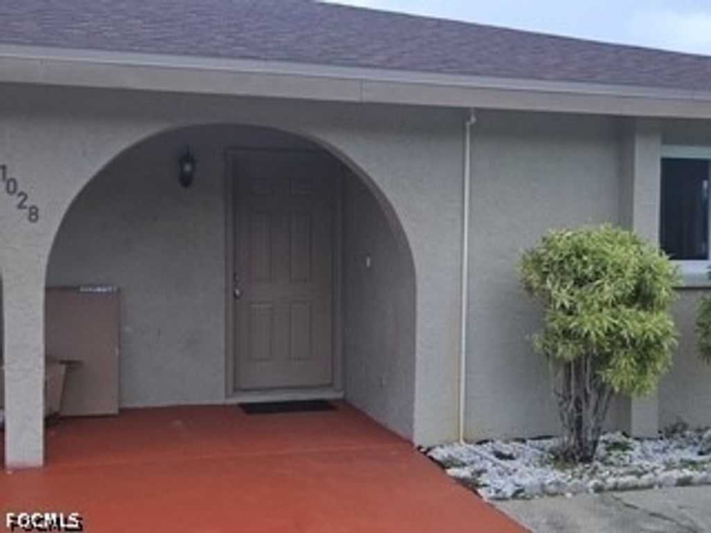 1028 SE 24th AVE A, Cape Coral, FL 33990