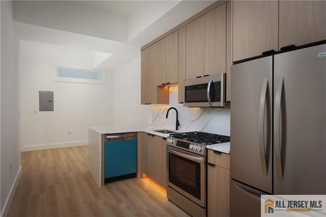291 New York Avenue 3, Jersey City, NJ 07307