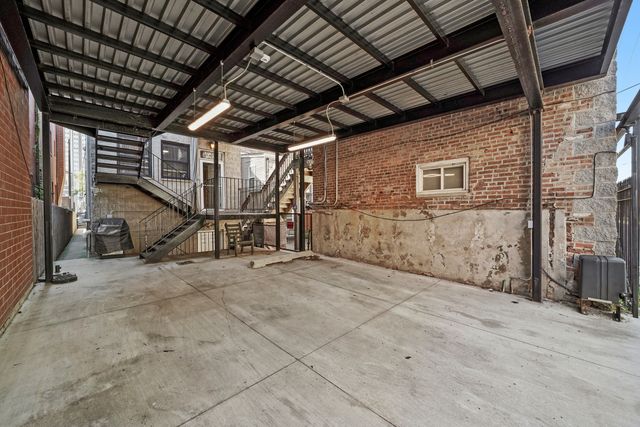 1636 W Warren Boulevard, Chicago, IL 60612