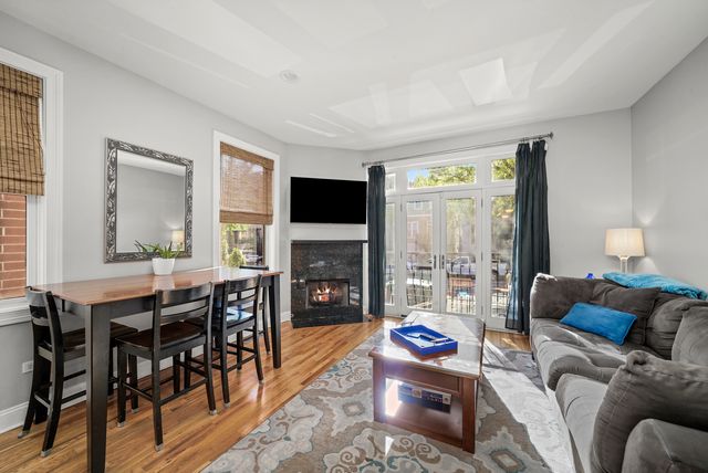 1636 W Warren Boulevard, Chicago, IL 60612