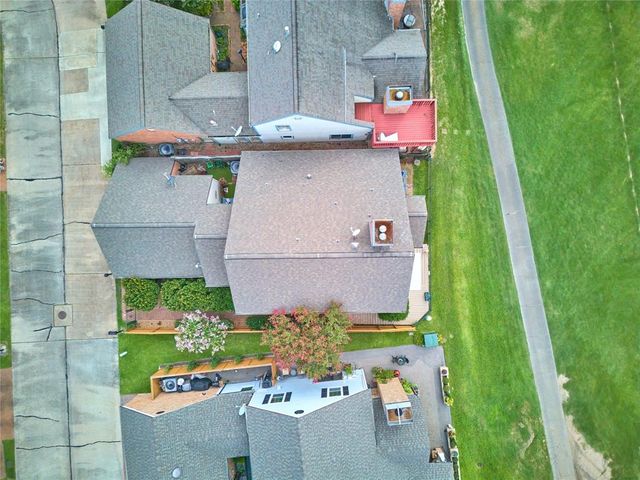 7631 Ameswood Road, Houston, TX 77095
