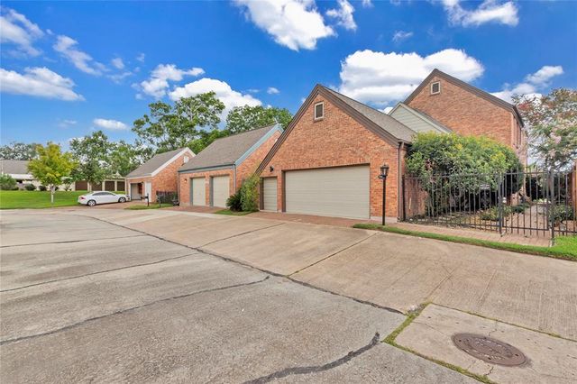 7631 Ameswood Road, Houston, TX 77095