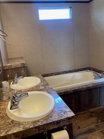 567 Daffodill, Romance, AR 72136