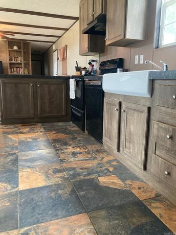 567 Daffodill, Romance, AR 72136