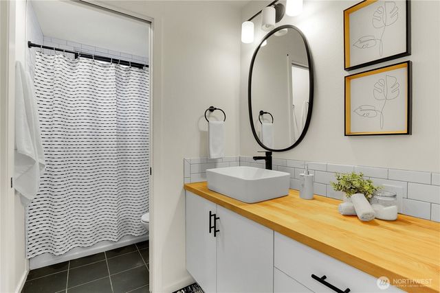 1942 7th Avenue W, Seattle, WA 98119