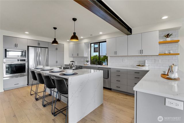 1942 7th Avenue W, Seattle, WA 98119