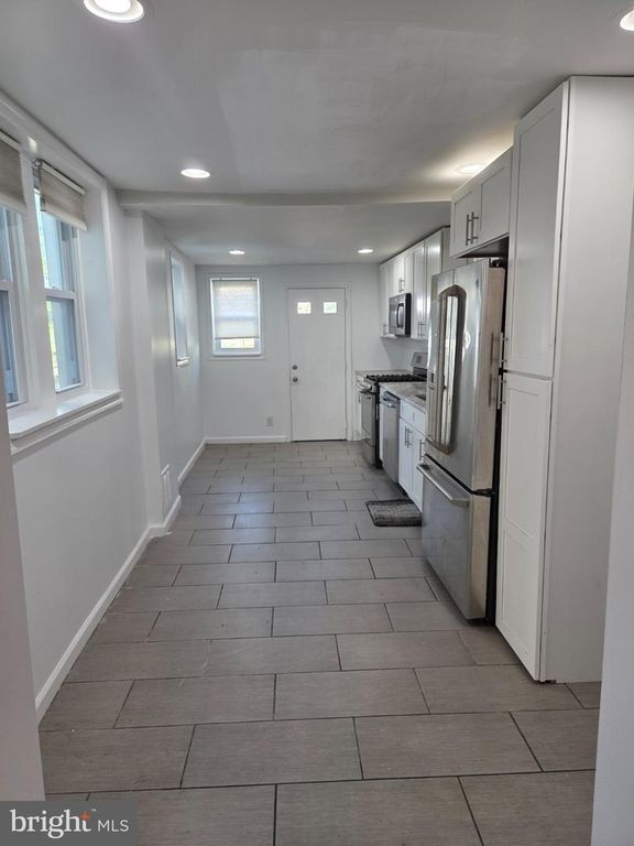 2345 E HAZZARD ST, PHILADELPHIA, PA 19125 — photo 3