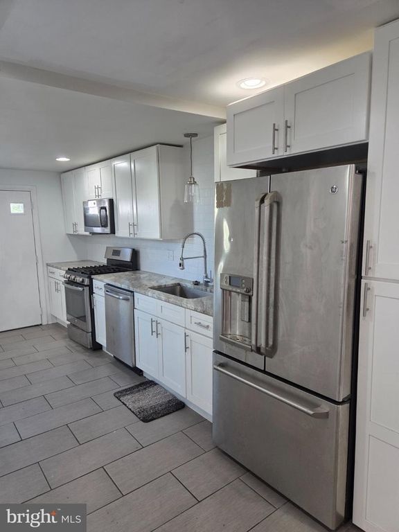 2345 E HAZZARD ST, PHILADELPHIA, PA 19125 — photo 4