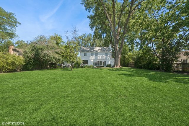 1288 Sunview Lane, Winnetka, IL 60093