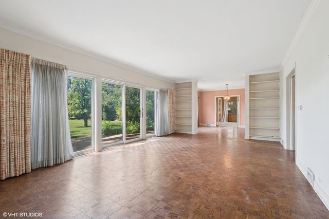 1288 Sunview Lane, Winnetka, IL 60093