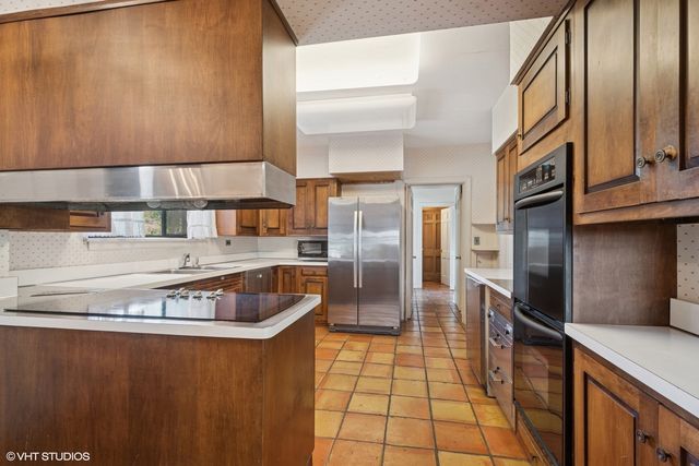 1288 Sunview Lane, Winnetka, IL 60093