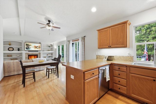 6282 Kristen Ct, Nine Mile Falls, WA 99026