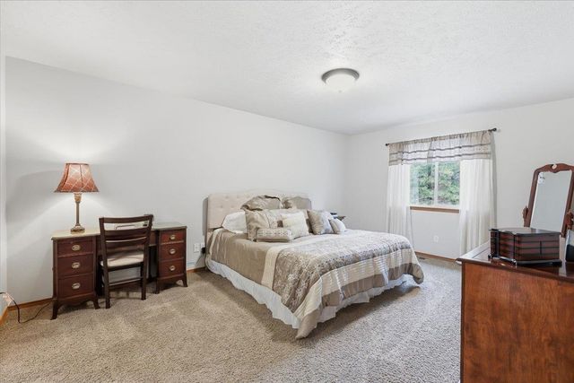 6282 Kristen Ct, Nine Mile Falls, WA 99026
