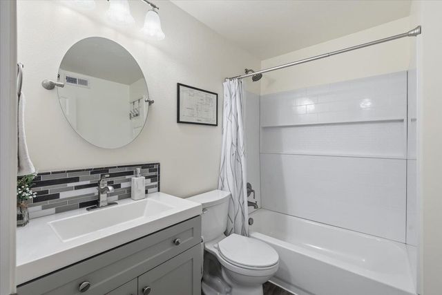 6282 Kristen Ct, Nine Mile Falls, WA 99026