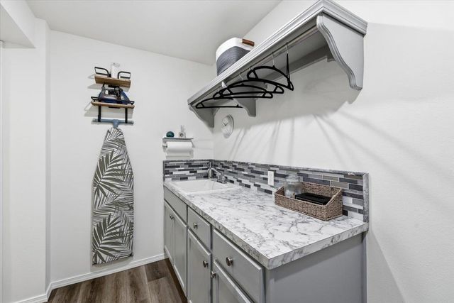 6282 Kristen Ct, Nine Mile Falls, WA 99026