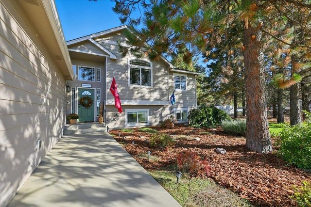 6282 Kristen Ct, Nine Mile Falls, WA 99026
