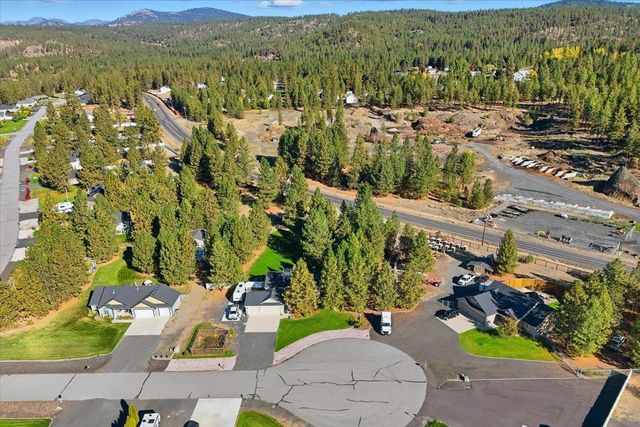 6282 Kristen Ct, Nine Mile Falls, WA 99026