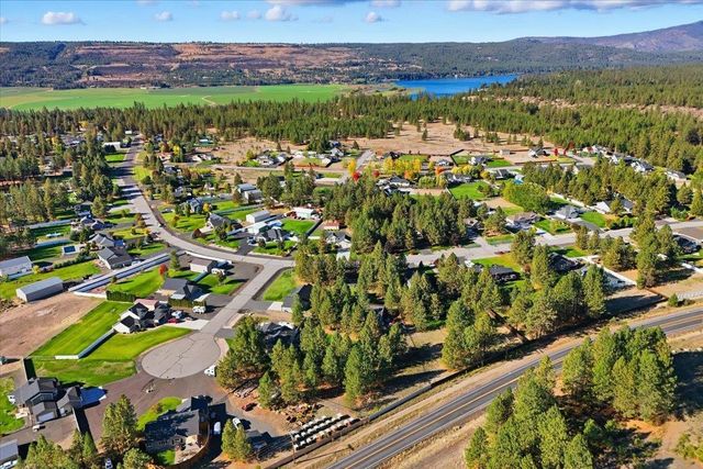 6282 Kristen Ct, Nine Mile Falls, WA 99026