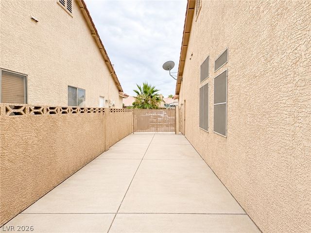 8121 Handle Bar Lane, Las Vegas, NV 89123
