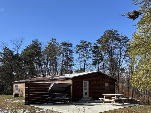 18670 Griffith Road, Logan, OH 43138