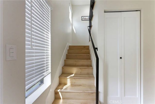 5075 Pickford, Los Angeles, CA 90019