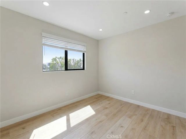 5075 Pickford, Los Angeles, CA 90019