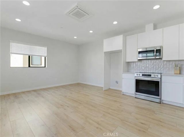 5075 Pickford, Los Angeles, CA 90019