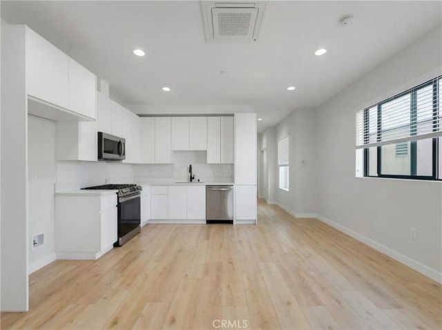 5075 Pickford, Los Angeles, CA 90019