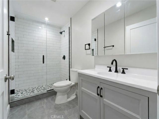 5075 Pickford, Los Angeles, CA 90019