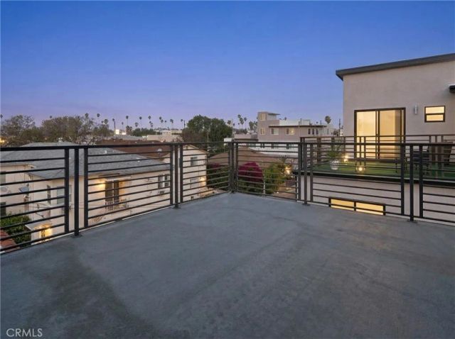 5075 Pickford, Los Angeles, CA 90019