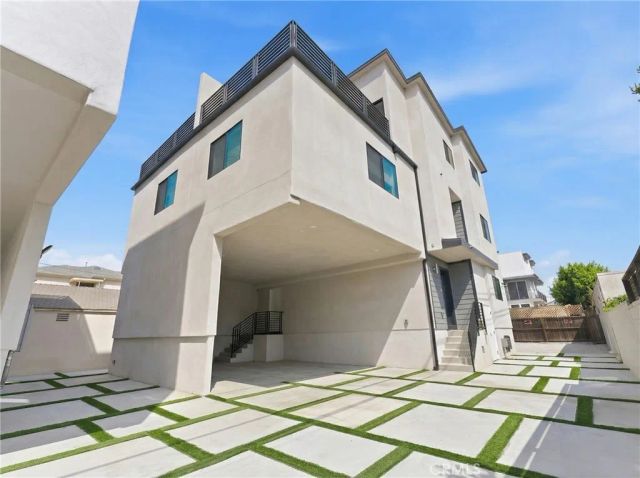 5075 Pickford, Los Angeles, CA 90019