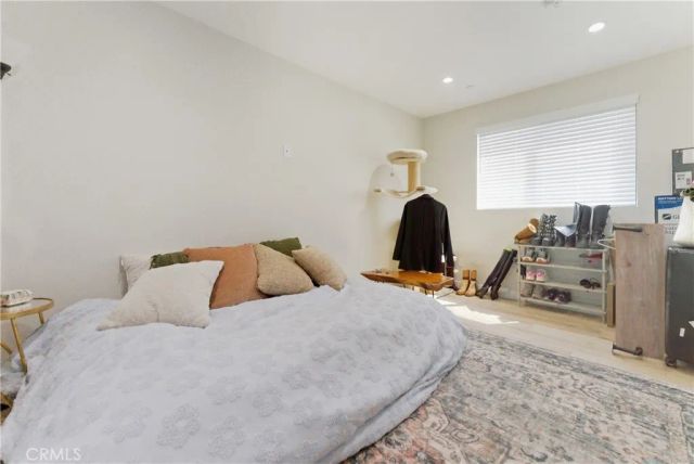 5075 Pickford, Los Angeles, CA 90019