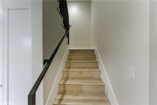 5075 Pickford, Los Angeles, CA 90019