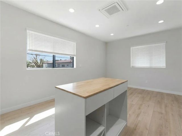 5075 Pickford, Los Angeles, CA 90019