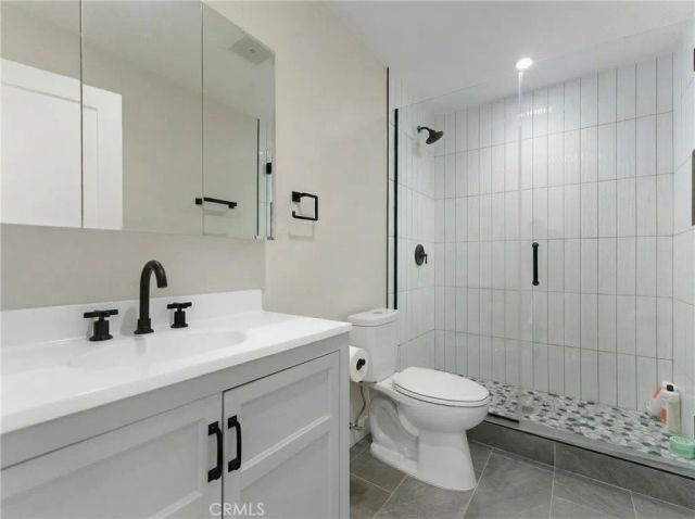 5075 Pickford, Los Angeles, CA 90019